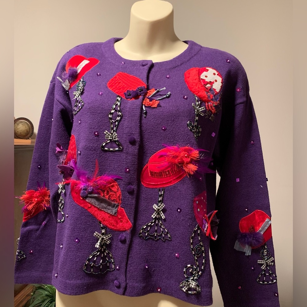 Like New Jane’s Closet Red Hatter’s Sweater